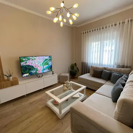 Joni & Joy Center Lejlighed Berat