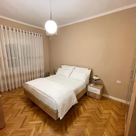 Joni & Joy Center Berat