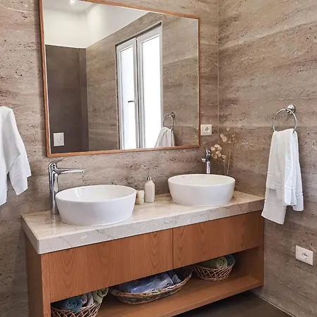 Joni & Joy Center * Berat