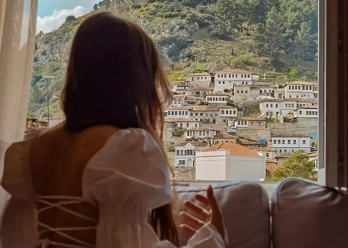 Joni & Joy Center * Berat