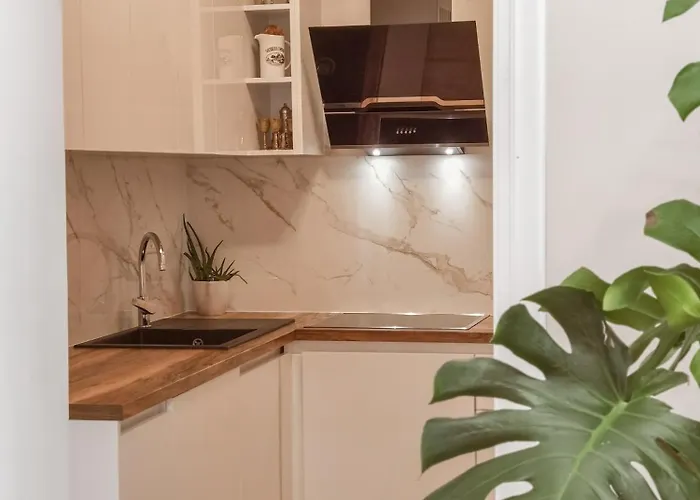 Joni & Joy Center Apartmán